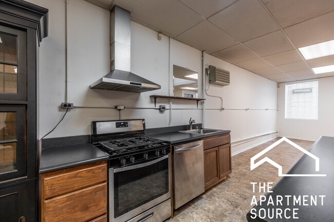 Building Photo - 3605 N Damen Ave