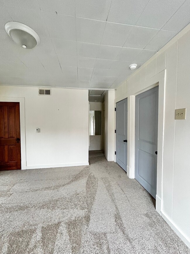 Living Room - 345 N Main St