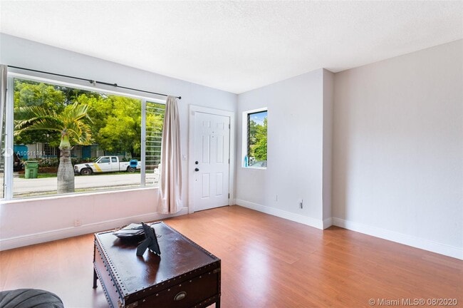 Foto del edificio - 2916 SW 27th Terrace