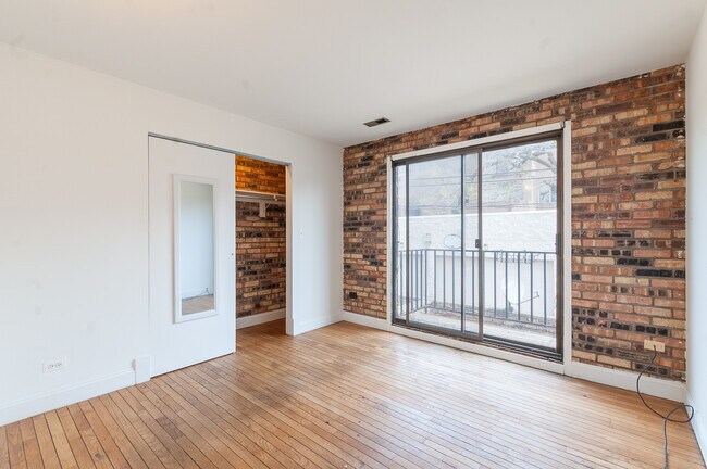 Foto del edificio - 1255 W Belden Ave