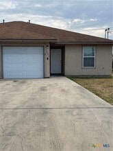 Building Photo - 1031 Helen Dr
