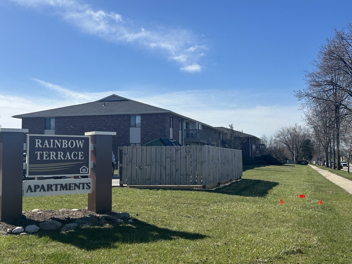 Primary Photo - Rainbow Terrace Apartments