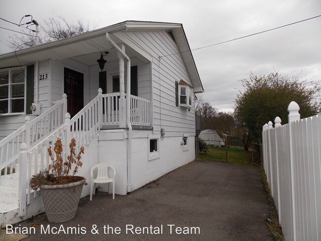 Building Photo - 2 br, 1 bath House - 213 Alabama St