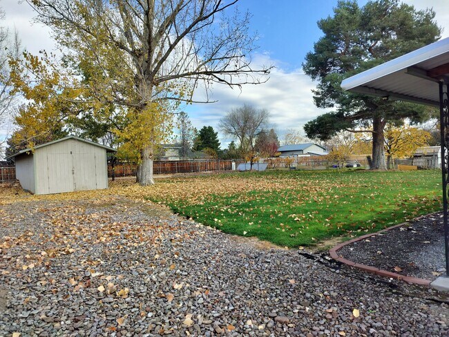 Foto del edificio - 130 NW Carrie Cir