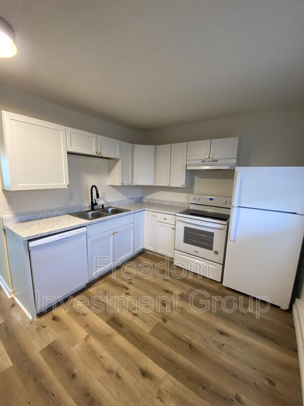Primary Photo - 503 Whitecrest Dr