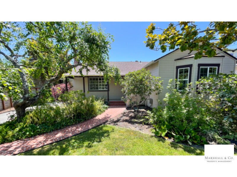 Foto principal - NEW LISTING! SYCAMORE PARK,CHARM. 1940s, 2...