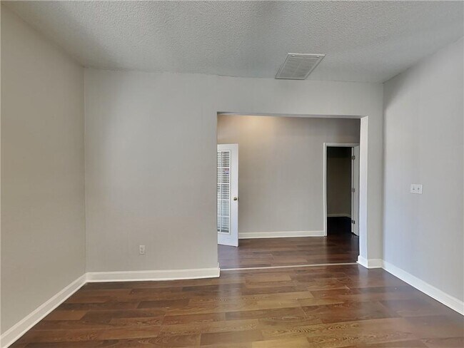 Foto del edificio - 427 Elm St NW