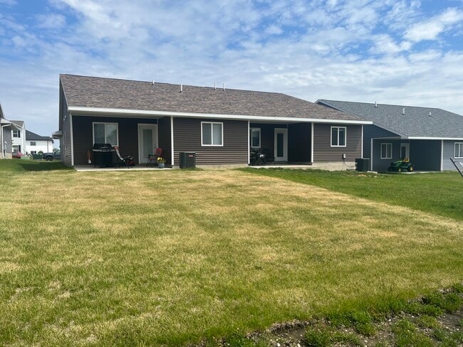 Building Photo - 317 Post Oak Dr