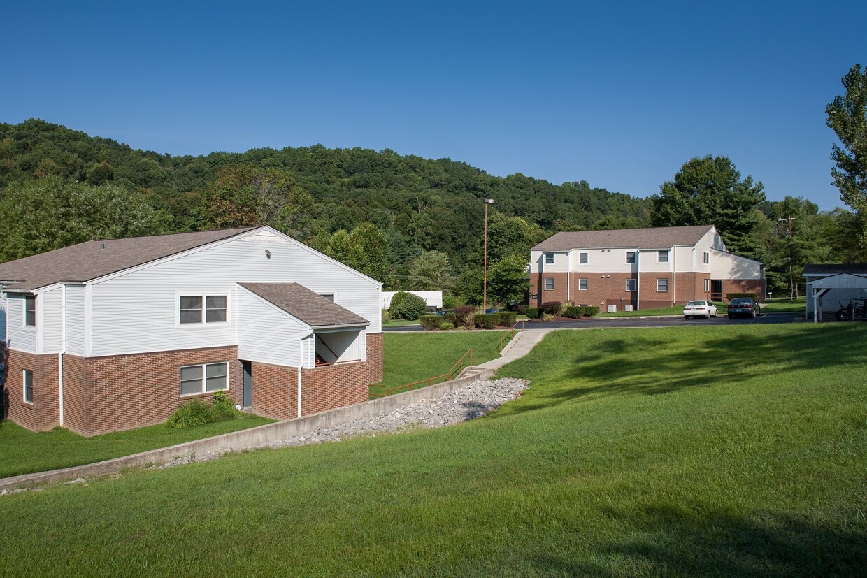 Building Photo - Liberty Manor