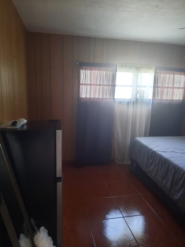 Foto del edificio - 320 NE 175th St