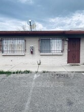 Building Photo - 5756 S Park Ave
