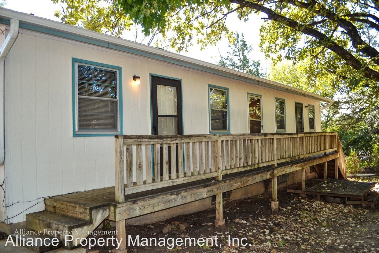 Foto principal - 1826 Fort Riley Blvd