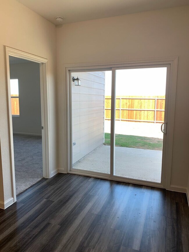 Foto del edificio - Charming 3BR House in Princeton