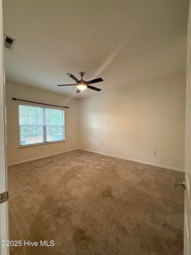 Foto del edificio - 2231 Locksley Woods Dr