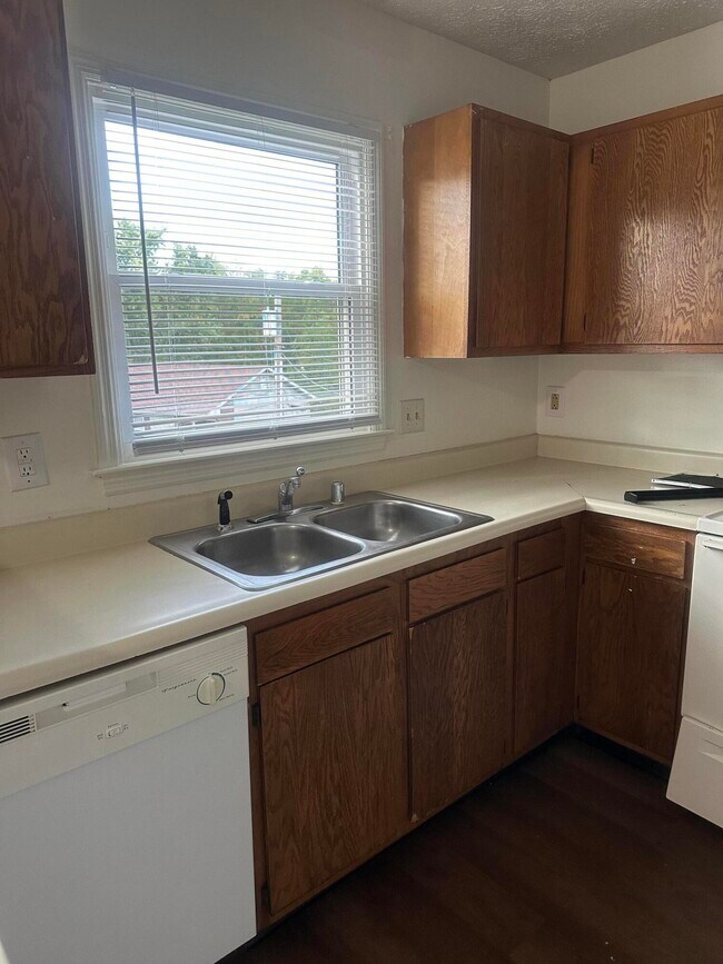 Building Photo - 2156 Deauville Dr