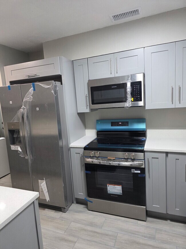 Foto del edificio - 3044 SE Camino Ave