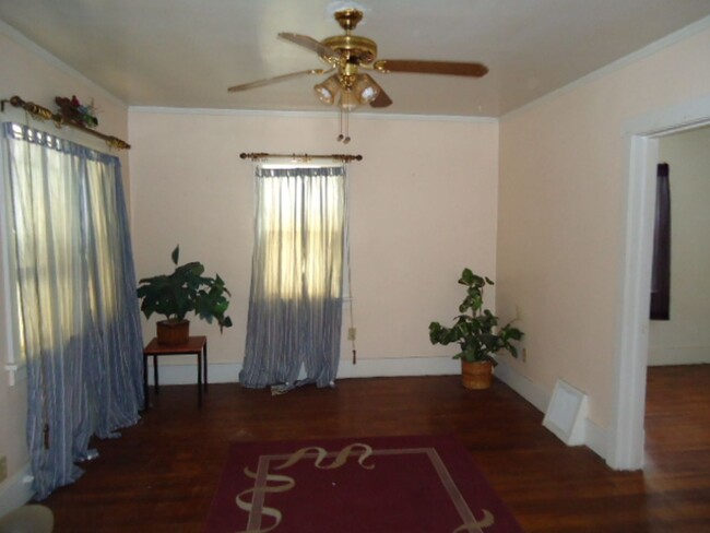 Foto del edificio - 2 bedroom, 1 bath house