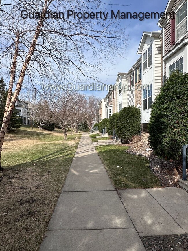 Building Photo - 15575 Junegrass Ln