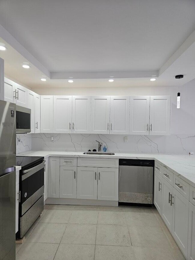 Building Photo - 600 Three Islands Boulevard