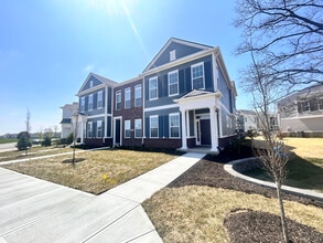 Building Photo - 714 Kinzer Ave