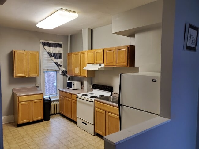 Kitchen - 1520 Green St