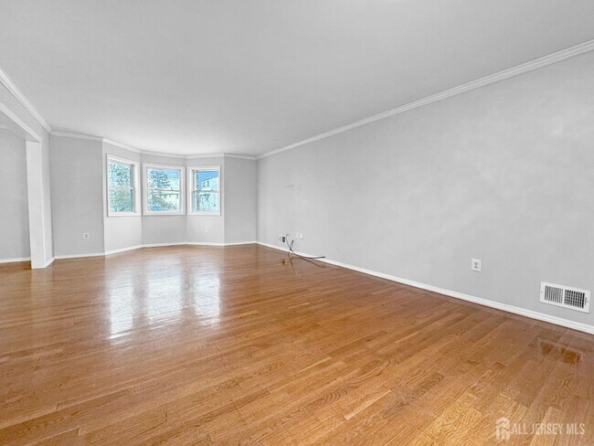 Building Photo - 117 Old Post Rd