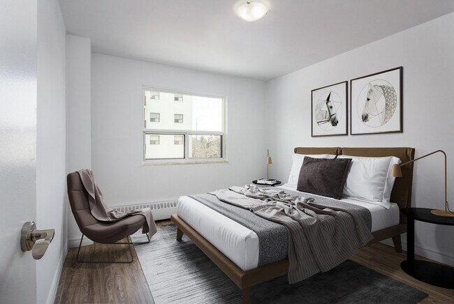 Photo du bâtiment - 275 North Service Road Apartments