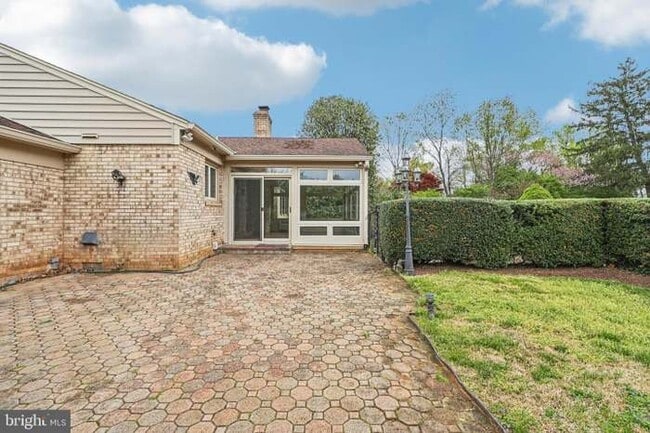 Photo - 16505 Henry Dr House