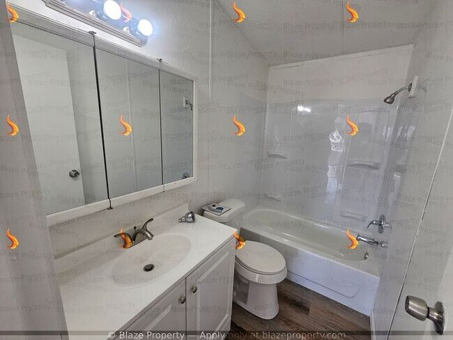 Foto del edificio - Experience Brand New Comfort in This Renov...
