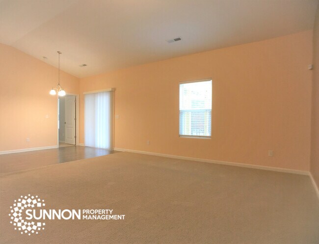 Foto del edificio - Beautiful 3BR 2BA Ranch with Backyard Oasis