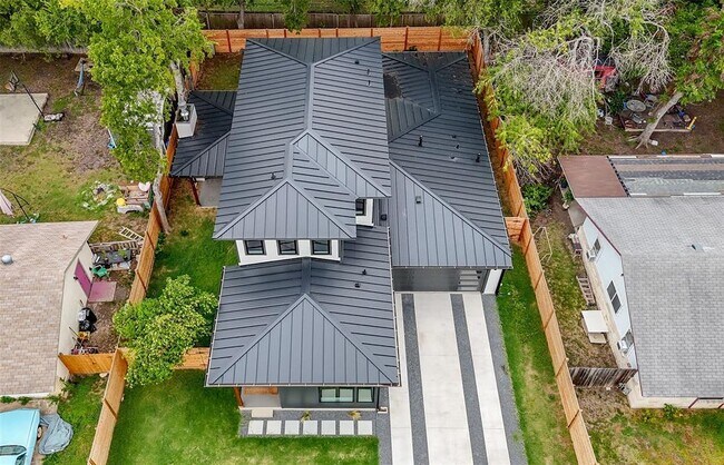 Foto del edificio - 6304 Middleham Pl