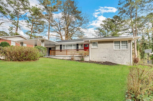 Building Photo - 2160 Shamrock Dr