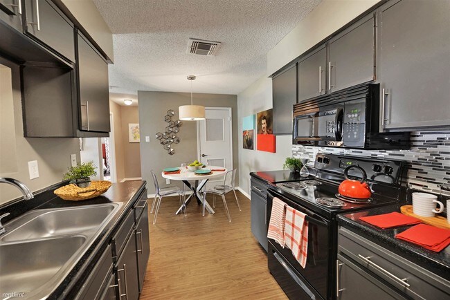 Building Photo - 2 br, 2 bath  - 8820 Cinnamon Creek Dr