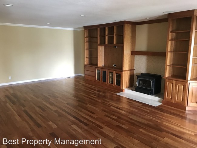 Building Photo - 3 br, 2 bath House - 5521 Starboard Court