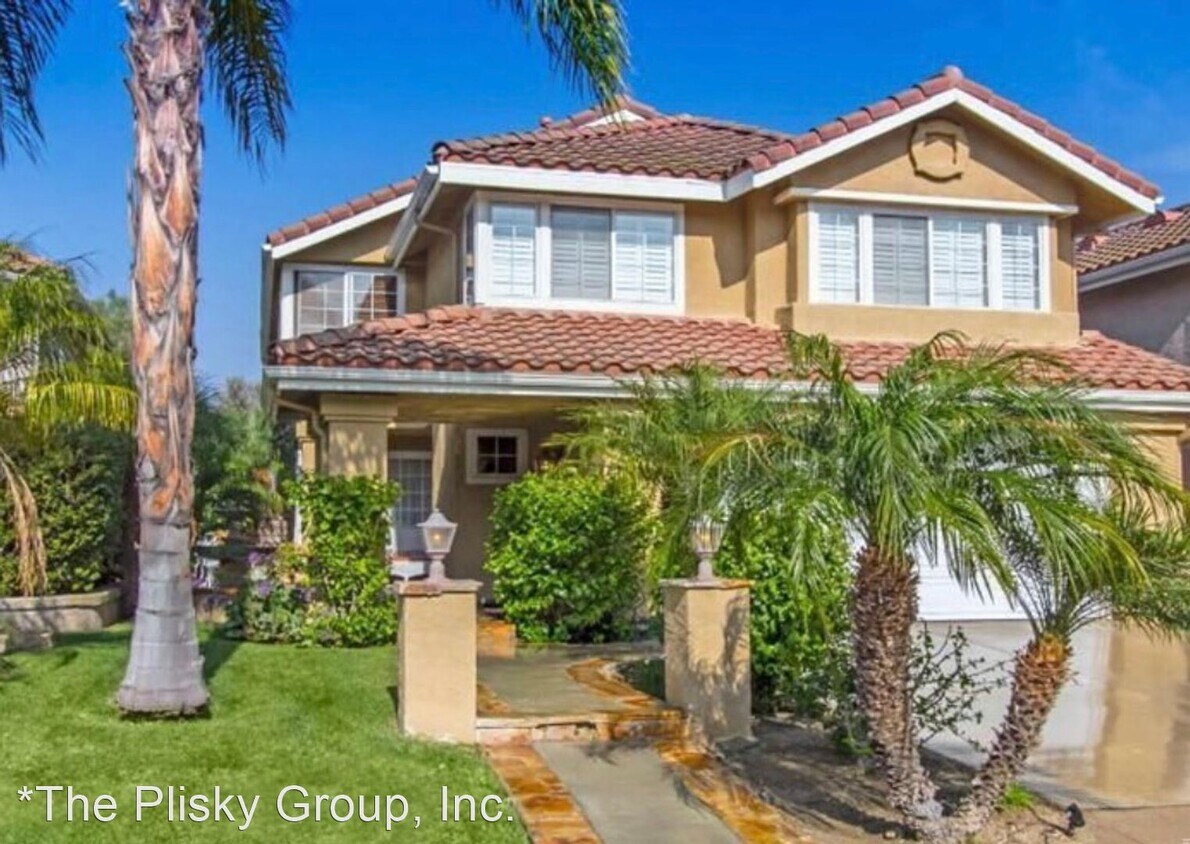 Primary Photo - 4 br, 3 bath House - 677 Warrendale Ave