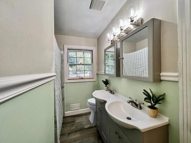 Foto del edificio - 1201 Domingo Dr