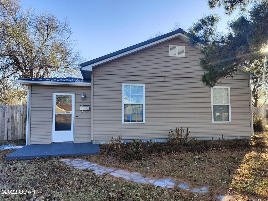 3102 E 8th St, Joplin, MO 64801 Condo for Rent in Joplin, MO