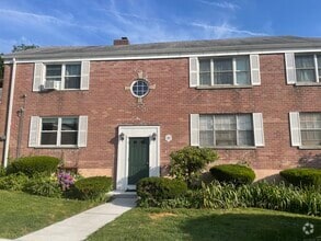 Building Photo - 21 Standish Rd