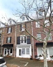 Building Photo - 926 Price Ln
