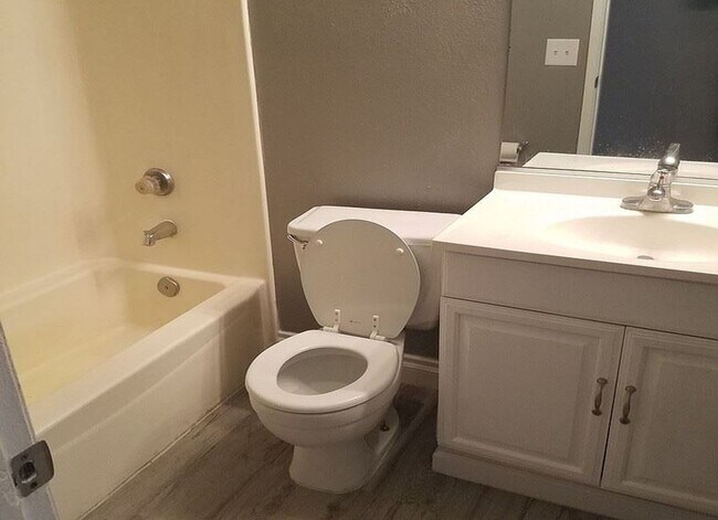 Foto del edificio - Newly Remodeled home for you!