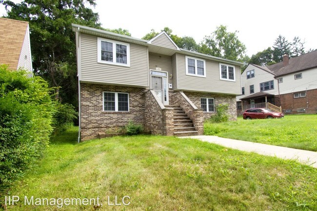 Building Photo - 3 br, 2.5 bath House - 1609 Ivydale Road