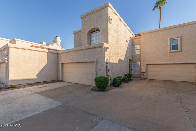 Foto del edificio - 1413 W Coral Reef Dr