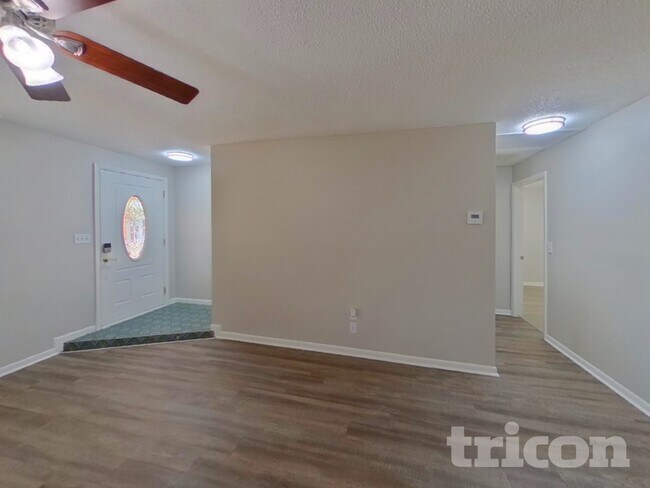 Foto del edificio - 6969 Briarwood Ave N