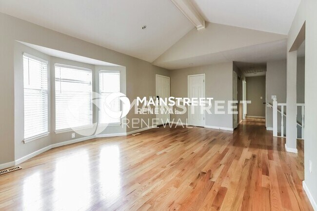 Foto del edificio - 3 Bedroom Pet-Friendly Home in Raymore, MO with Main Street Renewal