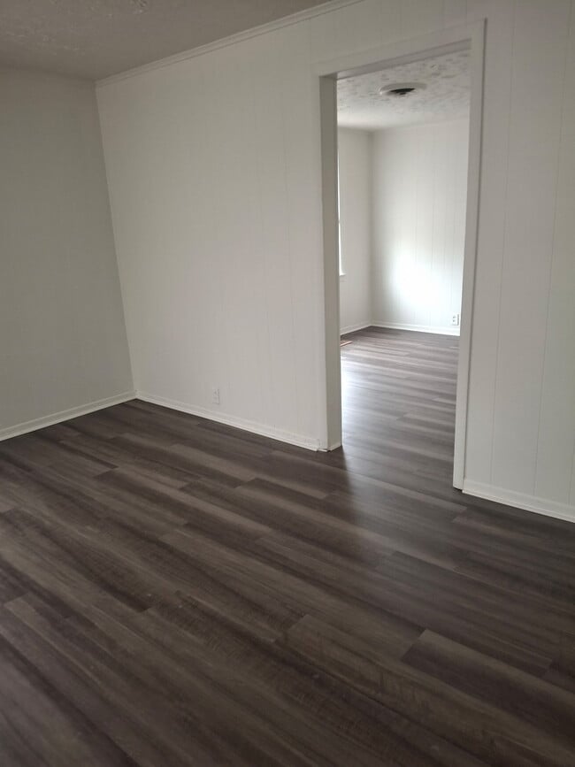 Building Photo - 24 Elliott St