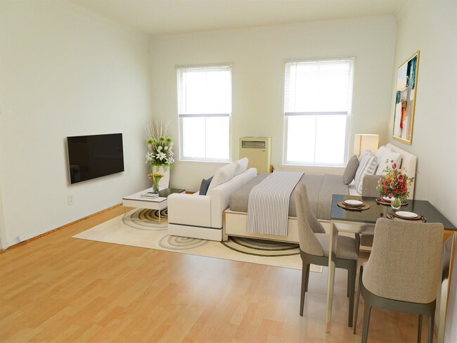 Building Photo - 446 N Oakhurst Dr