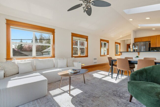 Foto del edificio - 3006 SW Hinds St