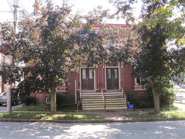 Building Photo - 450 Cumberland Ave