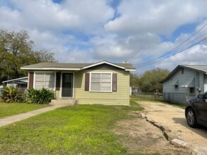 Building Photo - 675 W Pyron Ave