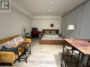 Building Photo - 576 Front St W